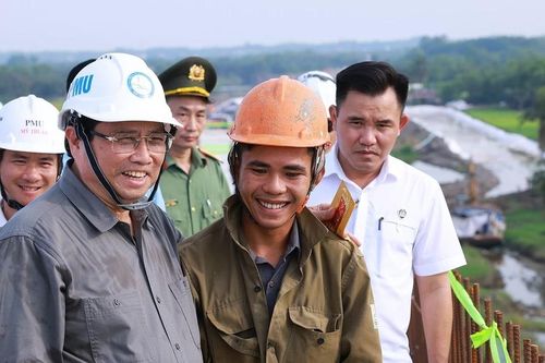 Thủ tướng kiểm tra dự án đường Vành đai 3 TP Hồ Chí Minh đoạn qua tỉnh Đồng Nai