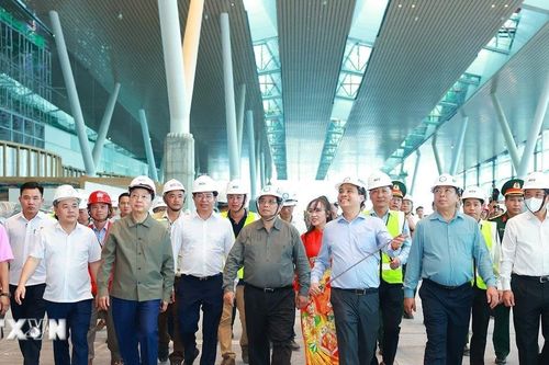 Thủ tướng động viên, đôn đốc thi công các dự án giao thông