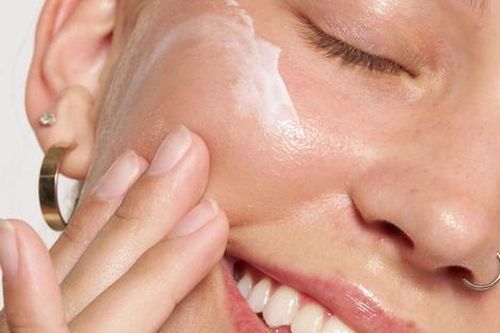 Gợi ý cách phục hồi da sau chuỗi ngày trang điểm liên tục để đi chơi Tết