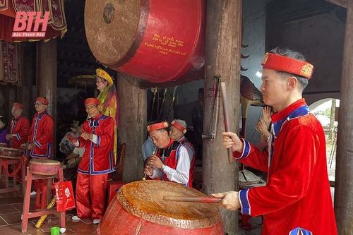 Rộn ràng trống hội gọi xuân về