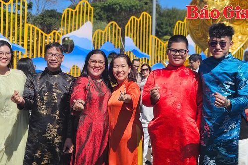 Người dân Gia Lai nô nức du xuân