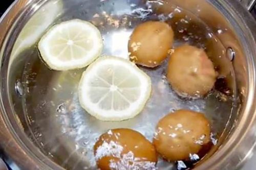 Tác dụng bất ngờ khi luộc trứng cùng chanh tươi