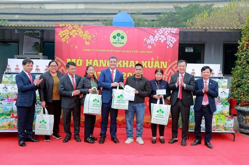 Xuất bán trên 1.000 tấn sản phẩm trong ngày đầu Xuân Ất Tỵ 2025