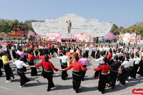 'Hội xuân dâng Bác' mừng Đảng, mừng Xuân Ất Tỵ năm 2025