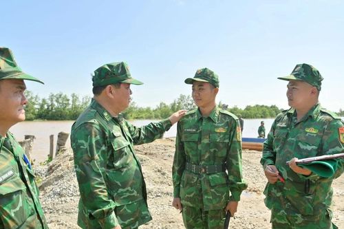 Bộ đội Biên phòng Kiên Giang: 'Gác cho dân vui xuân, vui xuân cùng Nhân dân'