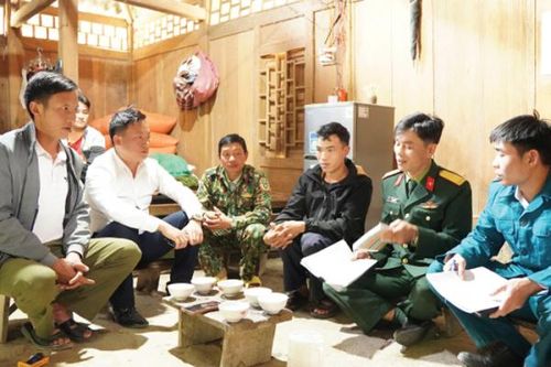 Người Mông đầu tiên ở Tà Cóm lên đại học
