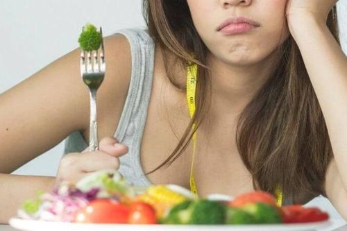 8 thói quen ăn uống gây hại sức khỏe