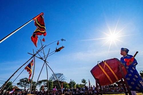 Tưng bừng Lễ hội Đu tiên Gia Viên ở Huế