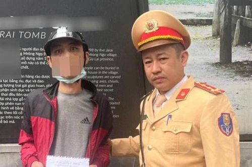 Kiểm tra nồng độ cồn, phát hiện đối tượng tàng trữ ma túy