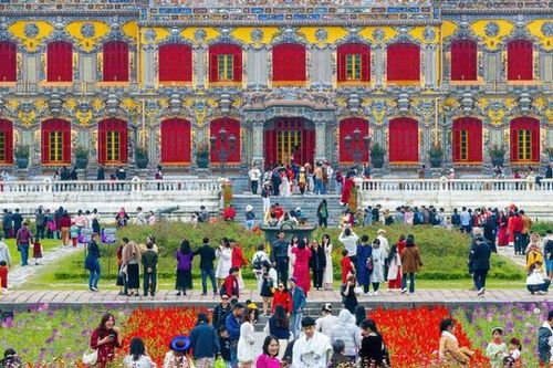 Di tích Huế đón hàng vạn lượt khách tham quan những ngày Tết