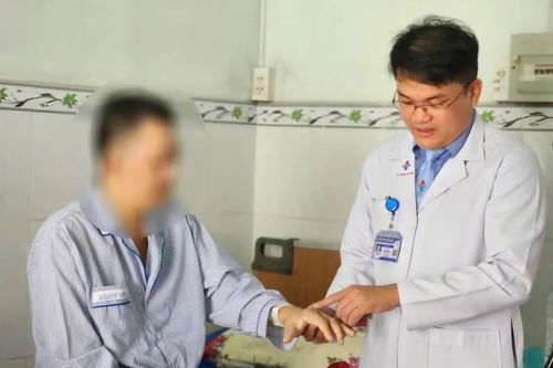 Những lưu ý khi tiêm collagen vào khớp