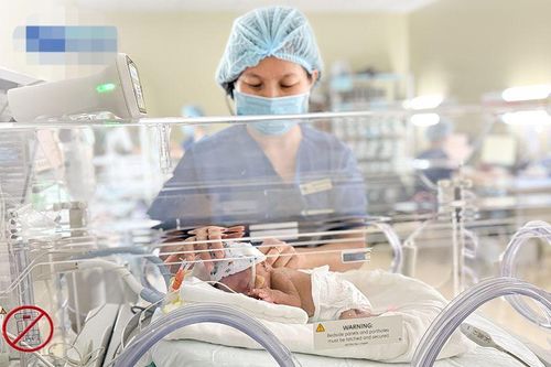 Những người mẹ đặc biệt của trẻ sinh non xuyên Tết