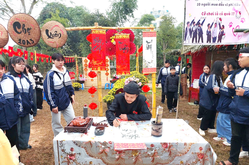 Người trẻ tìm về Tết cổ truyền