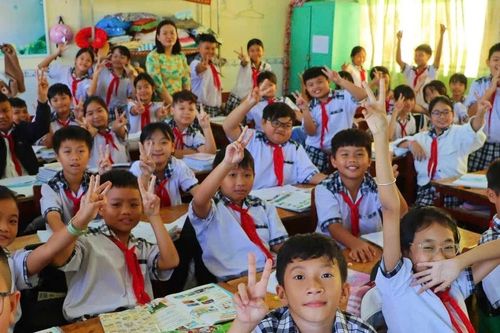 Lan tỏa hạnh phúc đến từng trường học