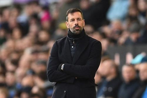 Cầu thủ Everton đi vào lịch sử 'đẩy' đội của HLV Van Nistelroy vào 'cửa tử'