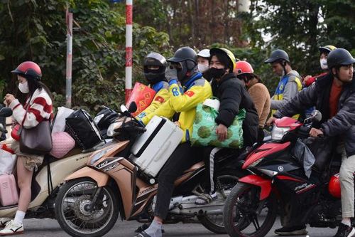 Chở hành lý, đồ đạc cồng kềnh gây mất an toàn giao thông có thể bị xử phạt