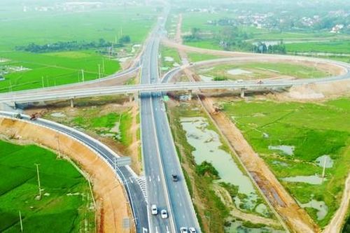 Đường nội đô và cao tốc cùng 'chuyển động'