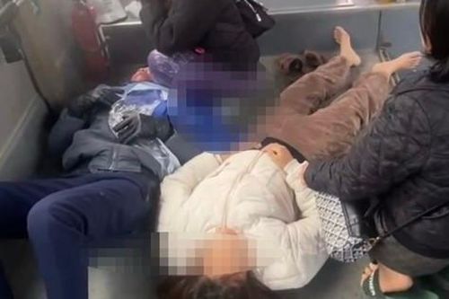 Nhân viên xe buýt kịp thời đưa người bị tai nạn đi cấp cứu