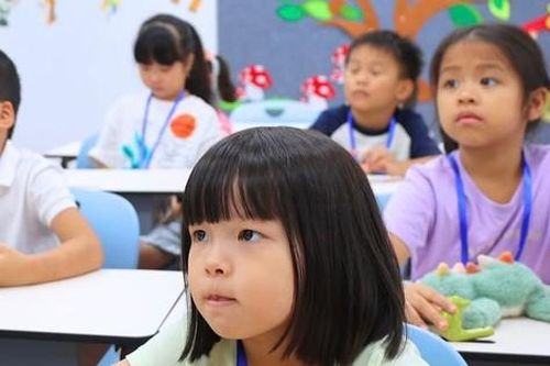Hà Nội: Nỗ lực thu hẹp khoảng cách về dạy học ngoại ngữ