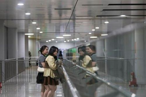 Bất ngờ hình ảnh metro TPHCM ngày mùng 5 Tết