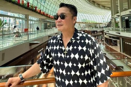 Diễn viên Lý Hùng phong độ tuổi 56, ca sĩ Đan Trường thân thiết cô gái lạ