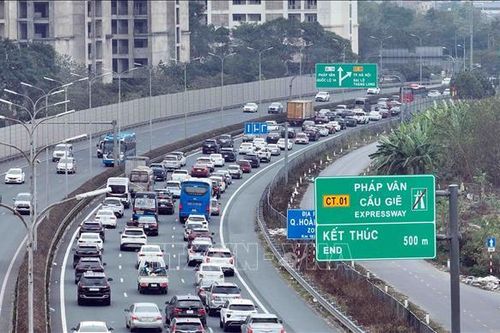 Ùn tắc kéo dài tại cửa ngõ Thủ đô trong chiều mùng 5 Tết