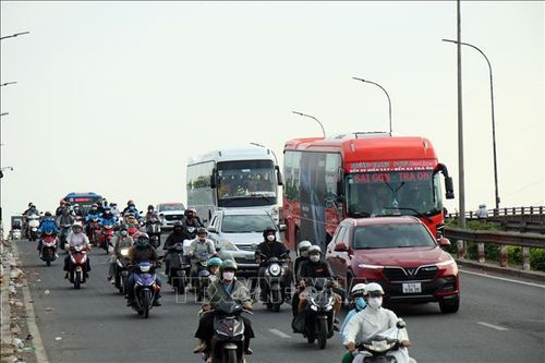 Cửa ngõ TP Hồ Chí Minh đông xe nhưng không ùn tắc kéo dài