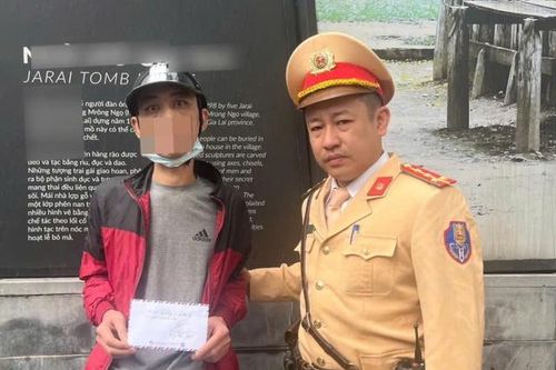 Hà Nội: Kiểm tra nồng độ cồn, phát hiện đối tượng tàng trữ ma túy