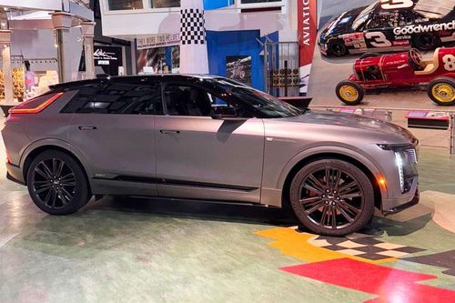 SUV công suất 615 mã lực, nội thất siêu sang, giá hơn 1,9 tỷ đồng