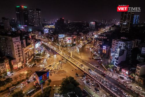 Đường phố Hà Nội đông đúc khi hàng vạn người trở lại Thủ đô sau nghỉ Tết