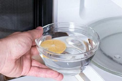 Bí quyết khử mùi quần áo hiệu quả: Không giặt, không phiền toái!