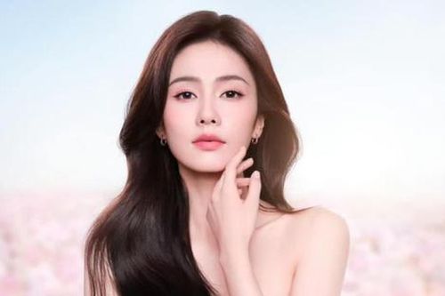 Khoảnh khắc lãng mạn của Bạch Lộc và người tình hút triệu view