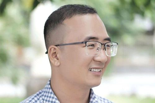 Nhà văn viết báo Xuân