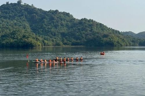 Đạ Huoai: Sôi nổi giải đua thuyền mừng Đảng, mừng Xuân
