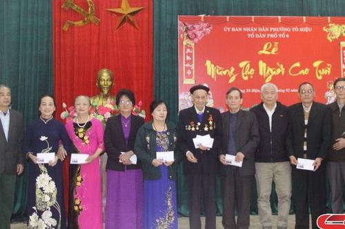 Mừng thọ người cao tuổi đầu xuân mới
