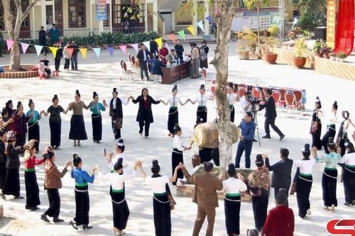 Giao lưu văn nghệ mừng Đảng, mừng Xuân Ất Tỵ
