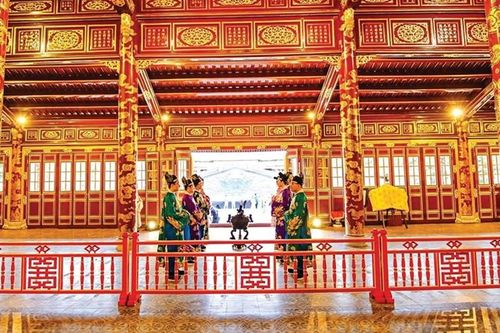 Thếp vàng di tích
