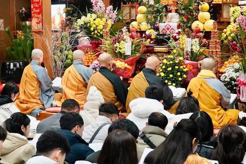 Nhật Bản: Hàng nghìn du học sinh, sinh viên, Phật tử và cộng đồng người Việt về chùa Đại Ân đón Tết