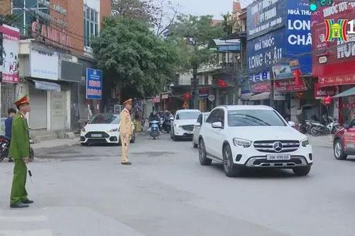 Xuân hội chùa Hương triển khai nhiều xe điện đưa đón khách