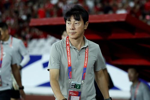 Shin Tae-yong nổi đóa khi bị cáo buộc thao túng tâm lý CĐV Indonesia