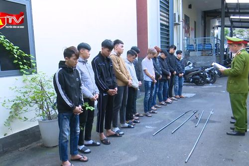 Khởi tố nhóm 'quái xế' mang hung khí gây rối ngày Tết