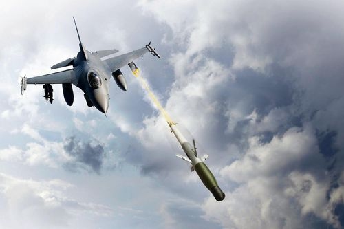 Tên lửa giá rẻ APKWS II giúp tiêm kích F-16 diệt mọi UAV của Houthi