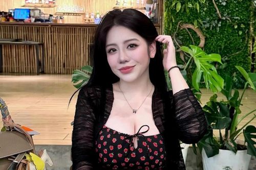 Sắc vóc tuổi 20 của ái nữ thứ hai nhà đại gia Minh Nhựa
