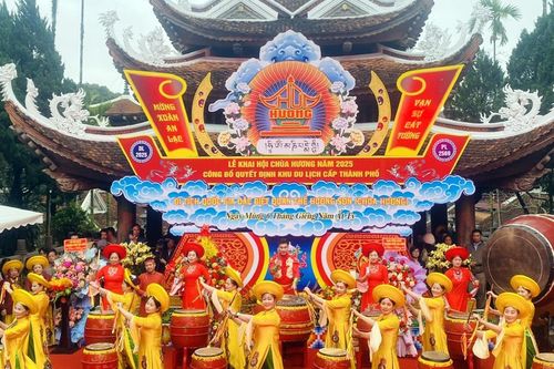 Khai hội chùa Hương Xuân Ất Tỵ 2025