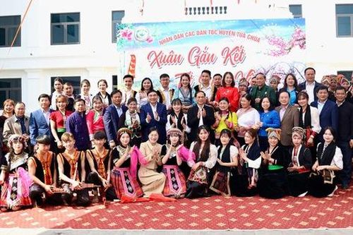 Đồng bào dân tộc thiểu số và miền núi đón Tết vui tươi, lành mạnh