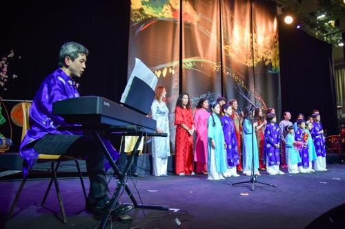 Rộn ràng Ngày hội Xuân Ất Tỵ lớn nhất của cộng đồng người Việt Nam tại Pháp