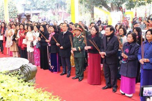 Khai mạc Lễ hội đền Hai Bà Trưng năm 2025