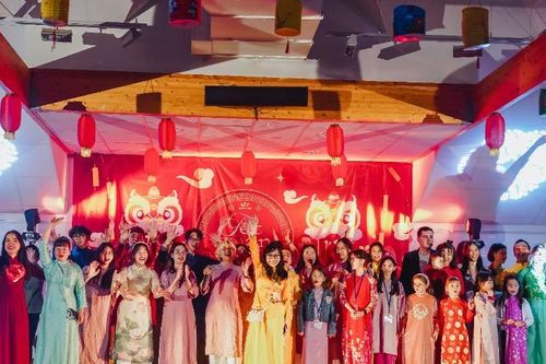 Rực rỡ ngày Tết cổ truyền tại tỉnh Morbihan (Cộng hòa Pháp)