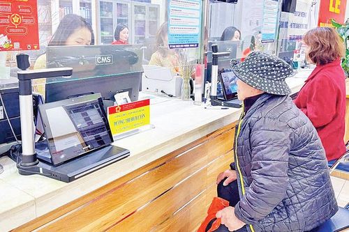 Công sở làm việc nghiêm túc ngay từ ngày đầu năm mới