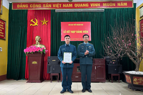 'Được kết nạp Đảng đúng dịp 95 năm thành lập Đảng là niềm vinh dự lớn'